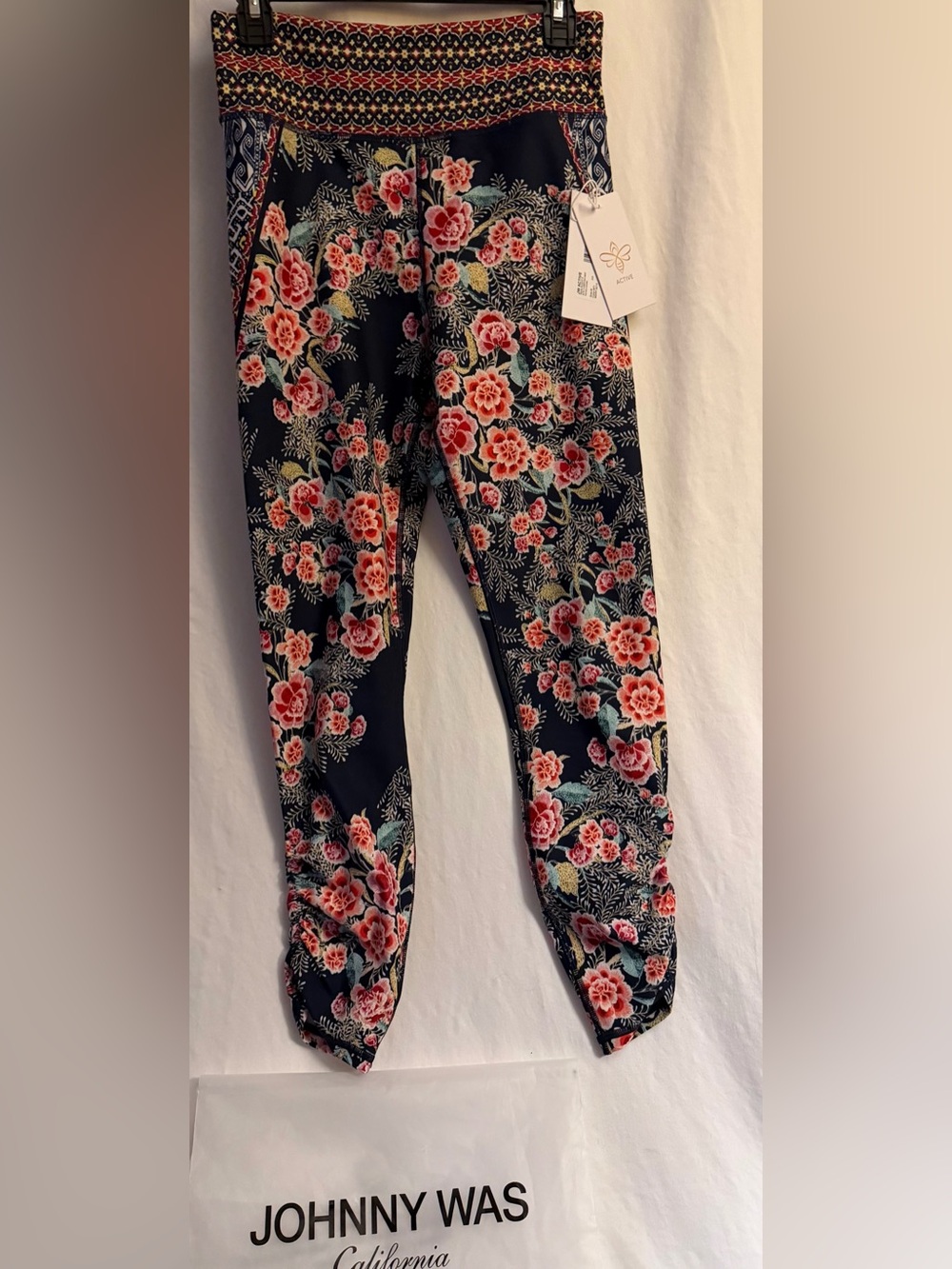 Johnny Was new with tags Aztec flower high waist legging size M
